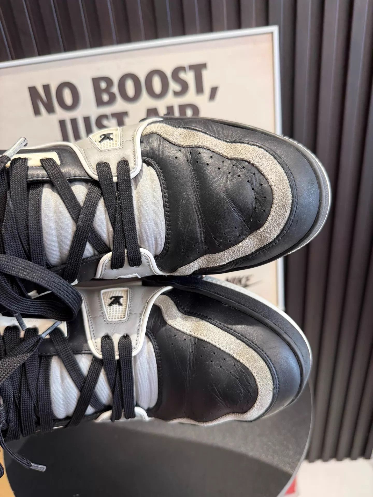 Louis Vuitton LV Trainer Leather Low-Top Sneaker Men's Black Size US 9 / EU 42 - 7 Thumbnail