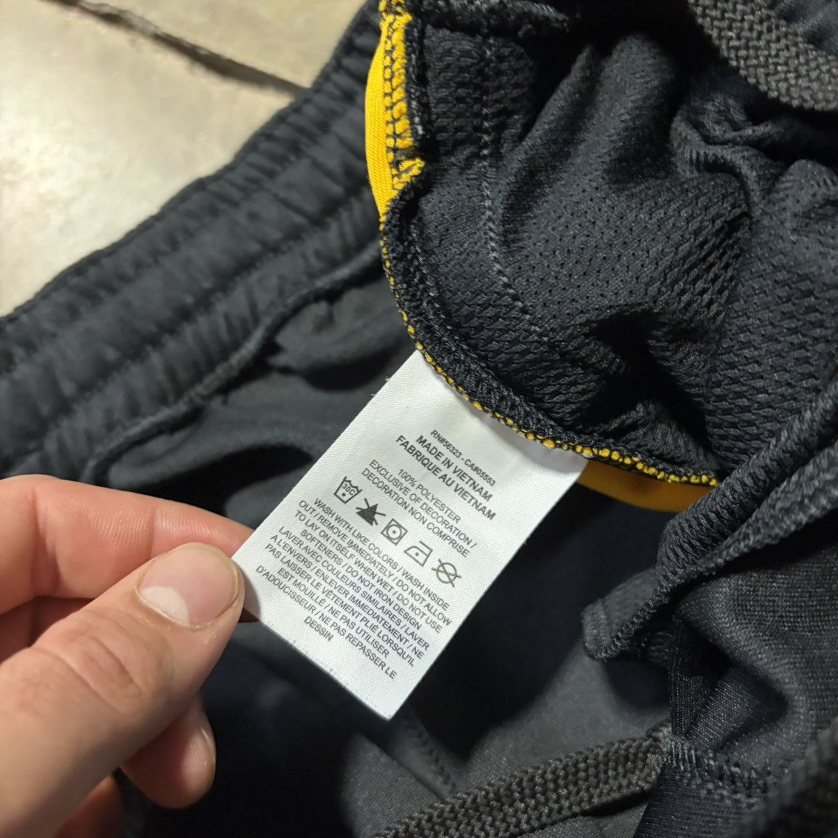 Nike Nike Iowa Hawkeyes Track Sweatpants DriFit On Field Swoosh Size US 32 / EU 48 - 9 Thumbnail