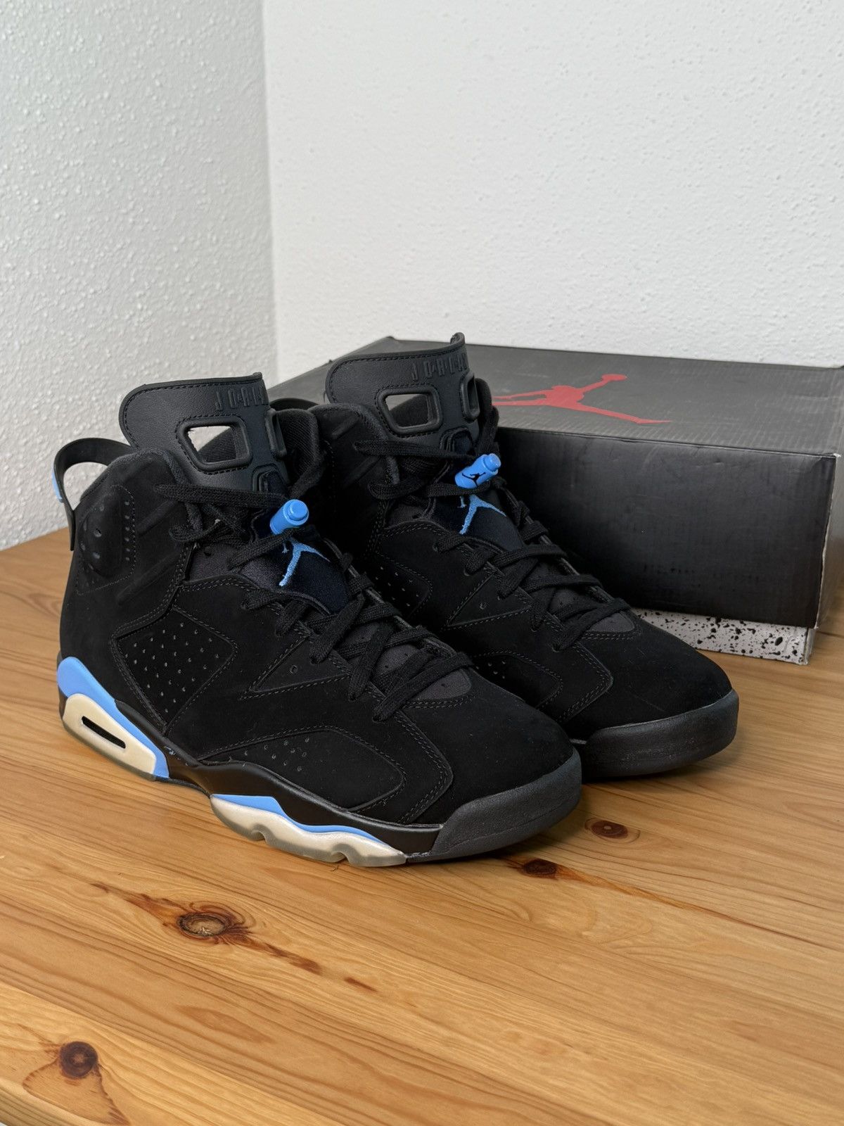 Nike Nike Air Jordan 6 Retro UNC Factory Mismatch Size US 9.5 / EU 42-43 - 1 Thumbnail
