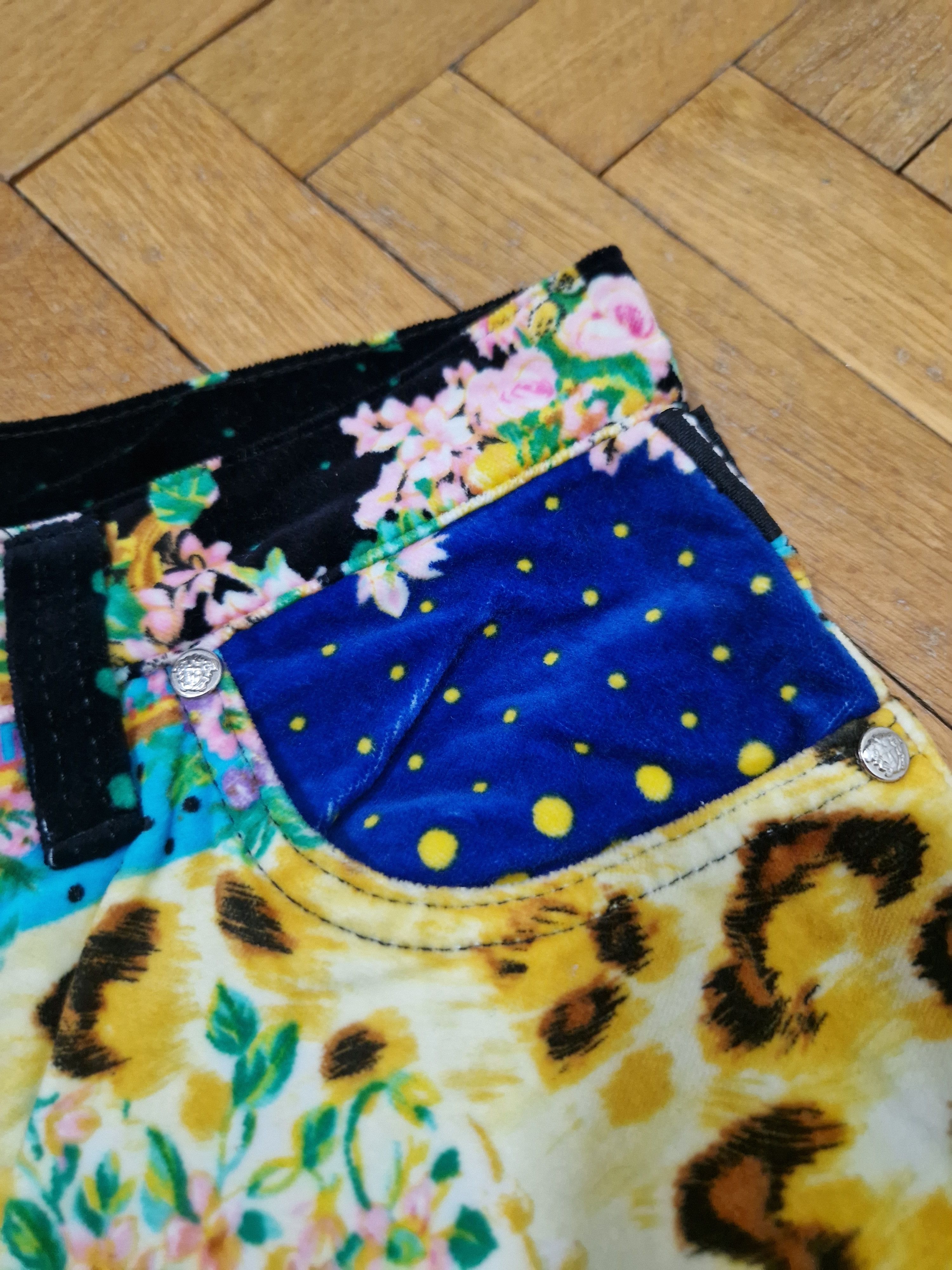 Versace Versace vintage abstract baroque velvet pants Size 26" / US 2 / IT 38 - 9 Thumbnail