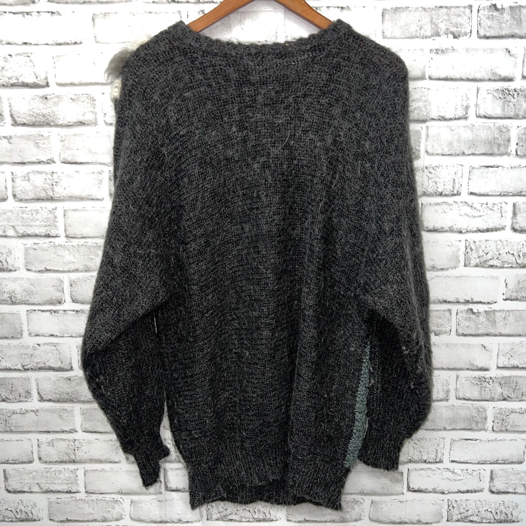 RAEY VINTAGE Rae Original Gray ALPACA Rabbit Fur Sweater Womens Size L Pullover Fur Womens Size L / US 10 / IT 46 - 4 Thumbnail