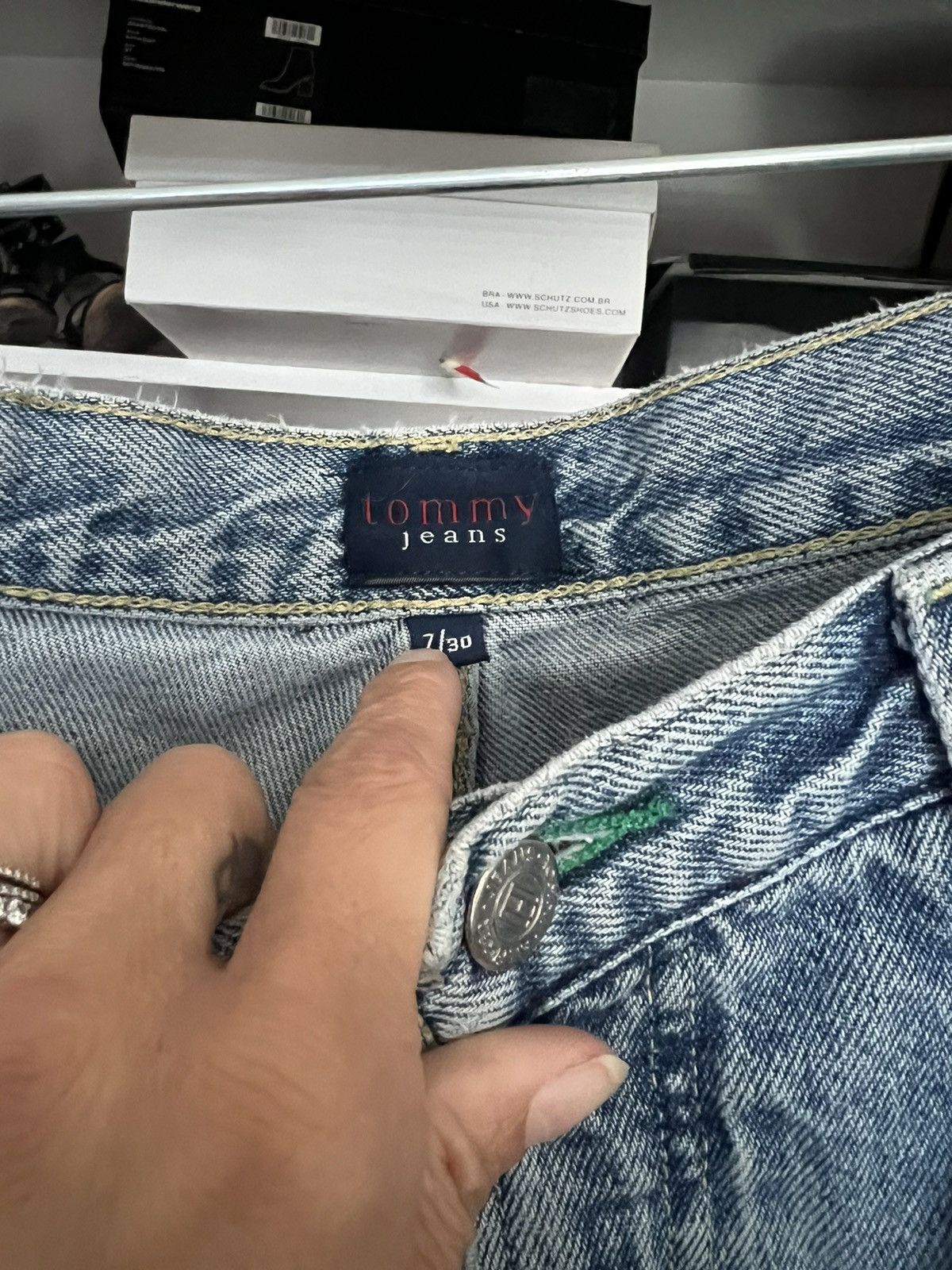 Tommy Hilfiger × Vintage Vintage 90s Tommy Hilfiger distressed relaxed fit jeans Size 27" / US 4 / IT 40 - 5 Thumbnail