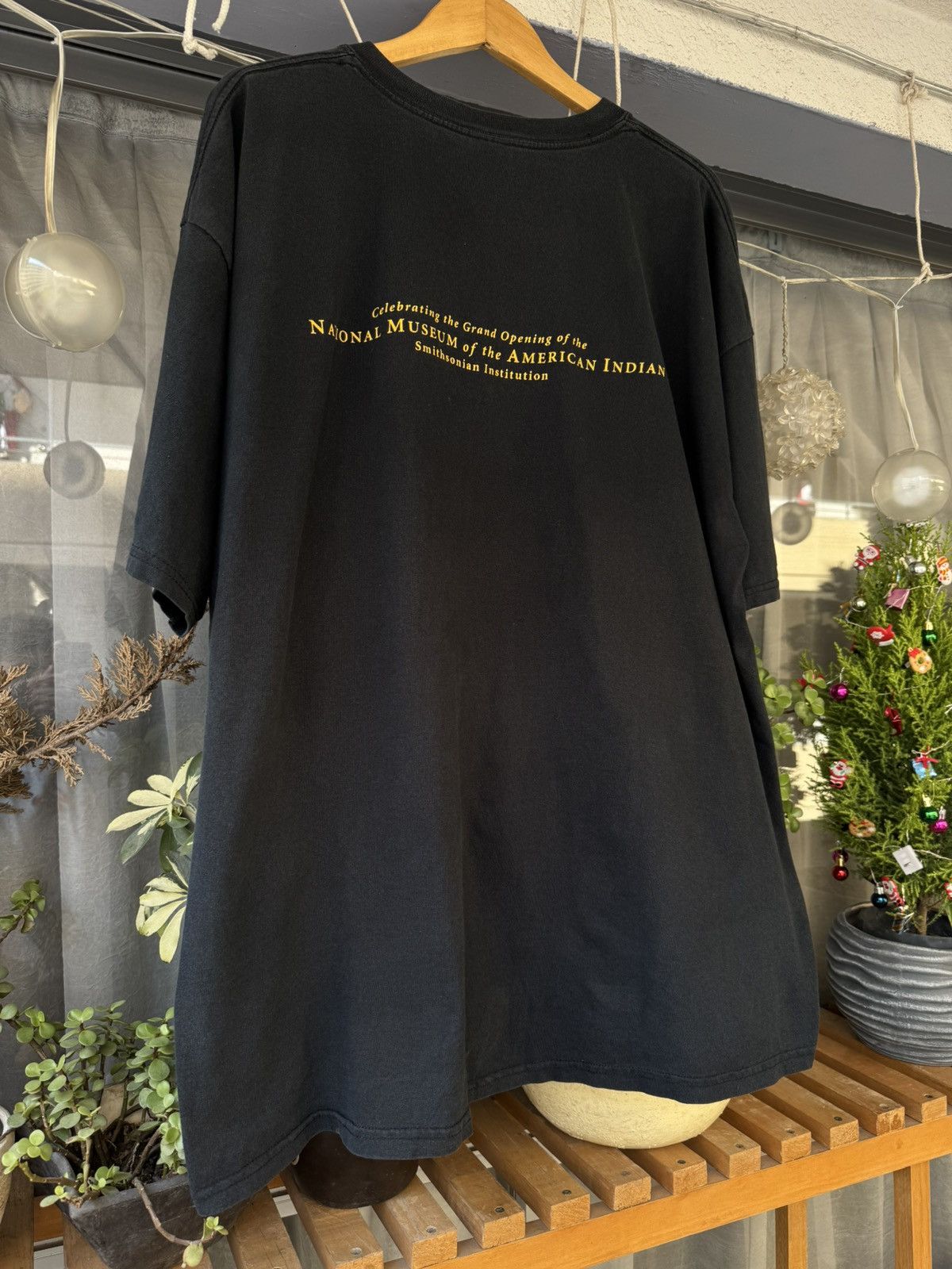 Vintage Vintage 90's Museum of the American Indian art tee Size US XXL / EU 58 / 5 - 6 Thumbnail