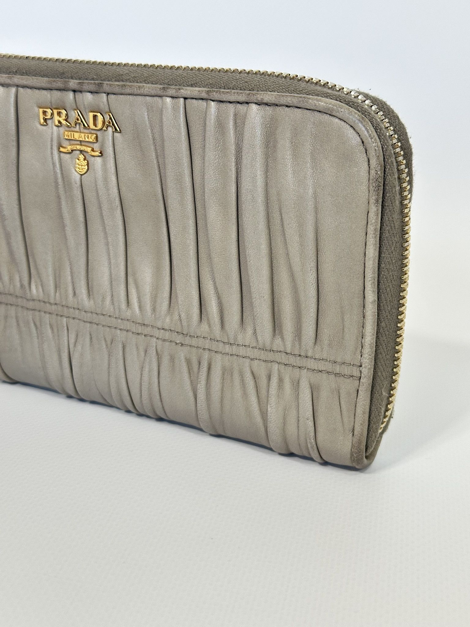 Prada Prada Long Wallet Nappa Gaufre Beige Leather Vintage Size ONE SIZE - 5 Thumbnail