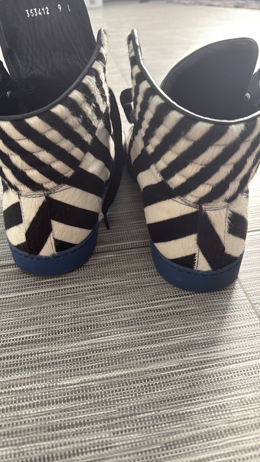 Gucci Gucci Pony Stripe Black White Blue Size US 10 / EU 43 - 6 Thumbnail