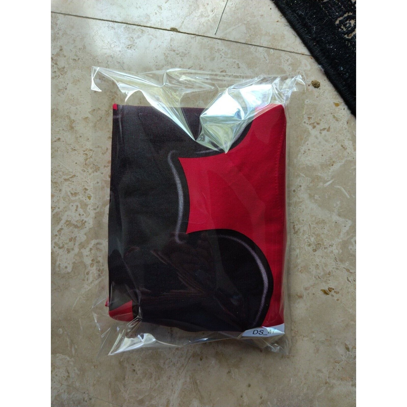 Disney Iconic Mickey Mouse Head Melting On A Red Tshirt Men's Large Size US L / EU 52-54 / 3 - 5 Thumbnail