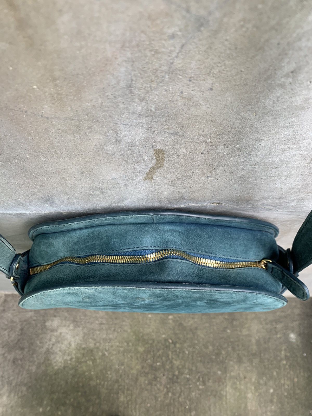 A.P.C. Sac Demi Lune Suede Shoulder Bag Size ONE SIZE - 6 Thumbnail