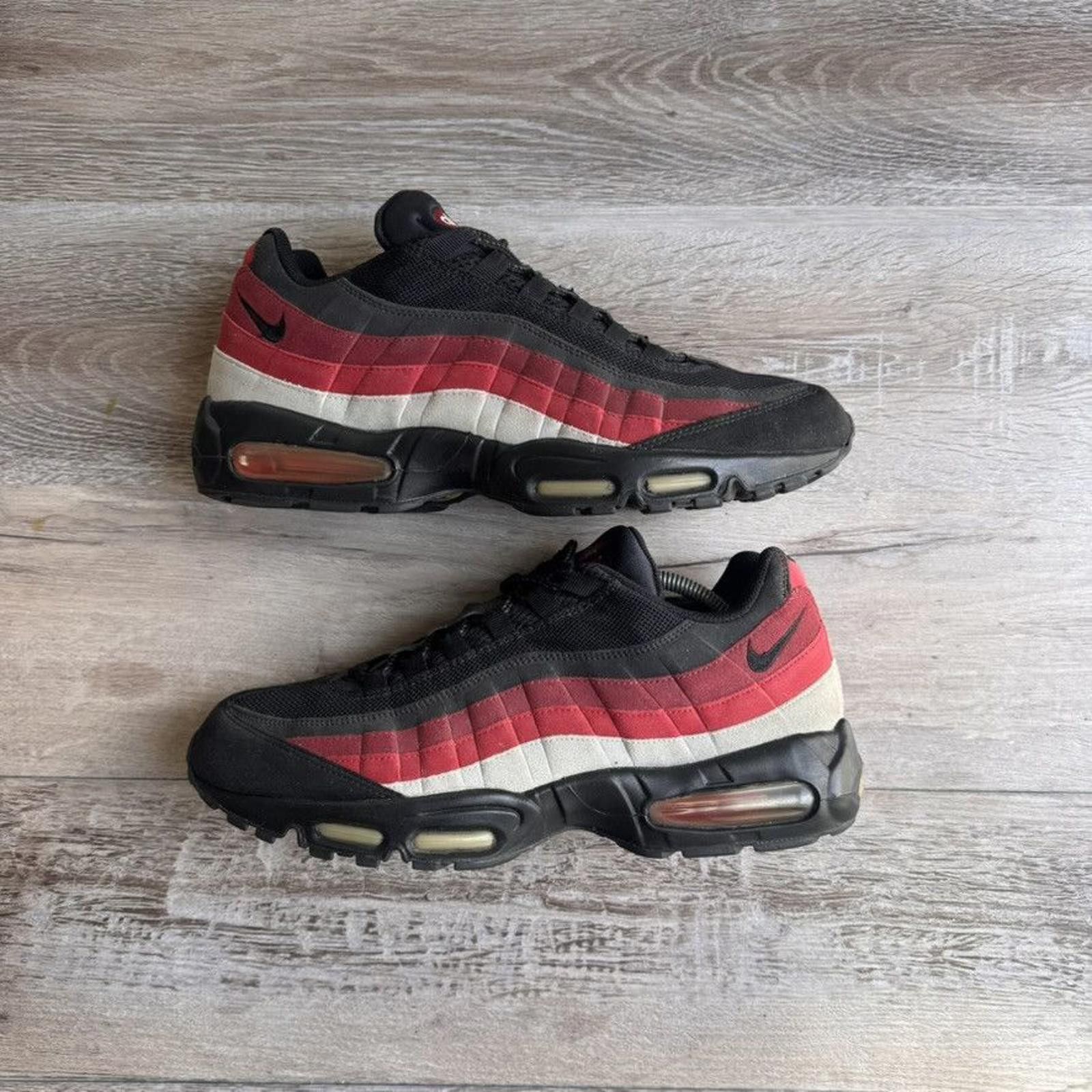Nike NIKE • Air Max '95 "Black" (12M) Size US 12 / EU 45 - 2 Thumbnail