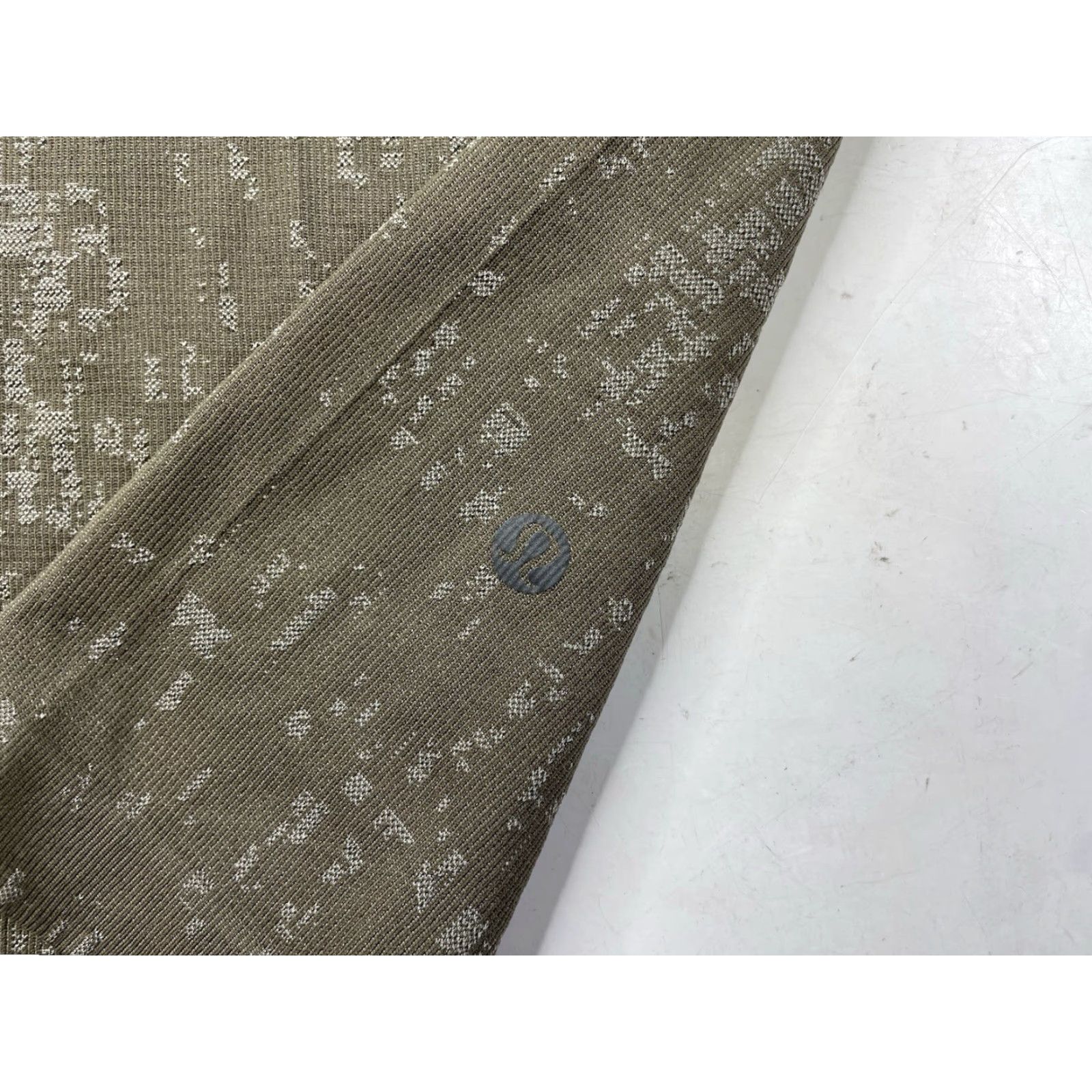 Lululemon Lululemon Metal Vent Tech Shirt Long Sleeve Green Camouflage Men's Large Size US L / EU 52-54 / 3 - 3 Thumbnail