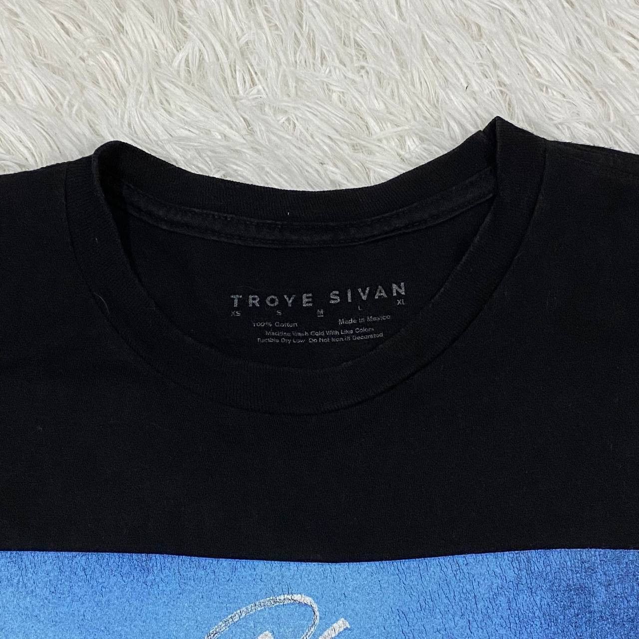 Band Tees Solo singer troye sivan band blue neighbourhood Size US M / EU 48-50 / 2 - 3 Thumbnail
