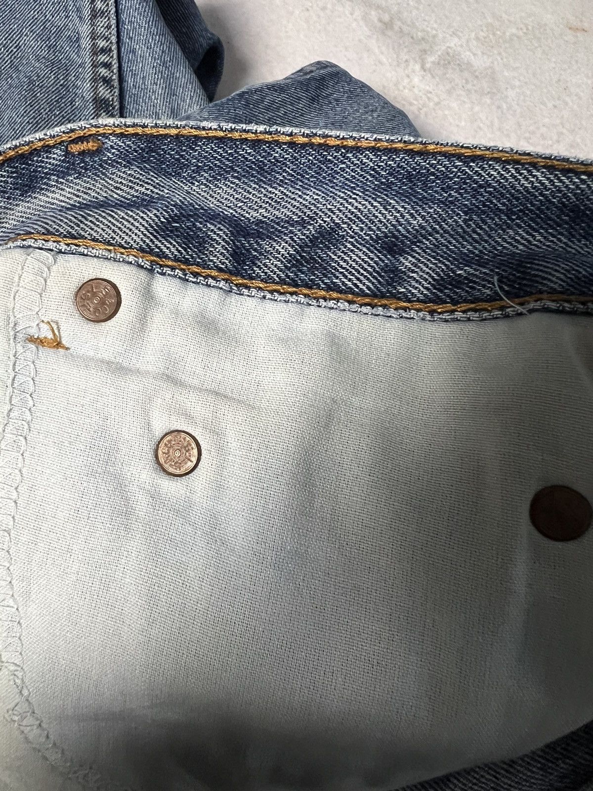 Levi's VINTAGE 90’S LEVIS 550 DISTRESSED JEANS RARE Size US 29 - 12 Thumbnail