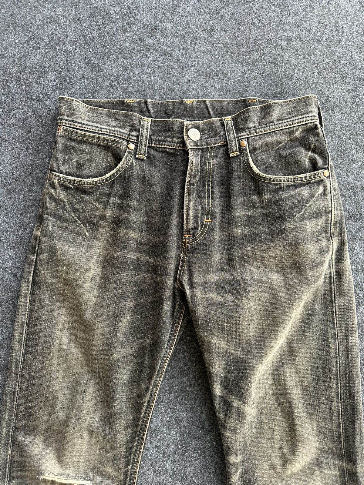 Wrangler Vintage Black Faded Distressed Denim F88