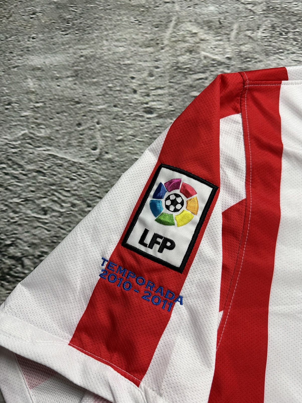 Nike × Vintage Atletico Madrid vintage Nike Jersey Kia 2010 2011 red Size US XXL / EU 58 / 5 - 6 Thumbnail