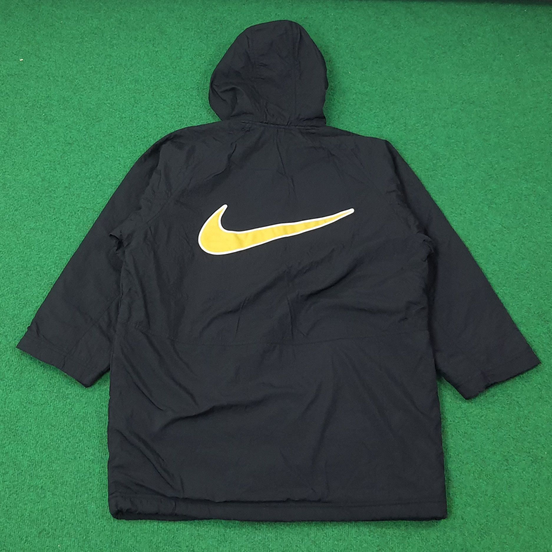 Nike Vintage Nike Center Big Swoosh Embroidered Jacket C266N18 Size US L / EU 52-54 / 3 - 1 Thumbnail