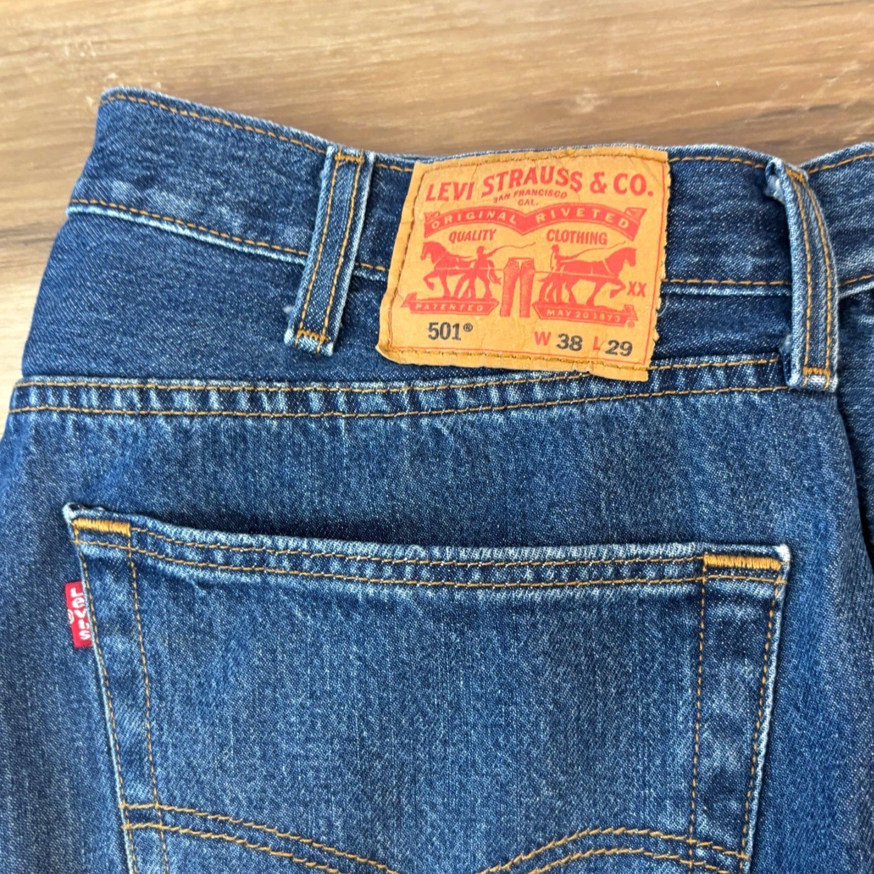 Levi's VINTAGE Levi's 501 Jeans Mens W38 L29 Blue Denim Button Fly Straight Leg Size US 38 / EU 54 - 2 Thumbnail
