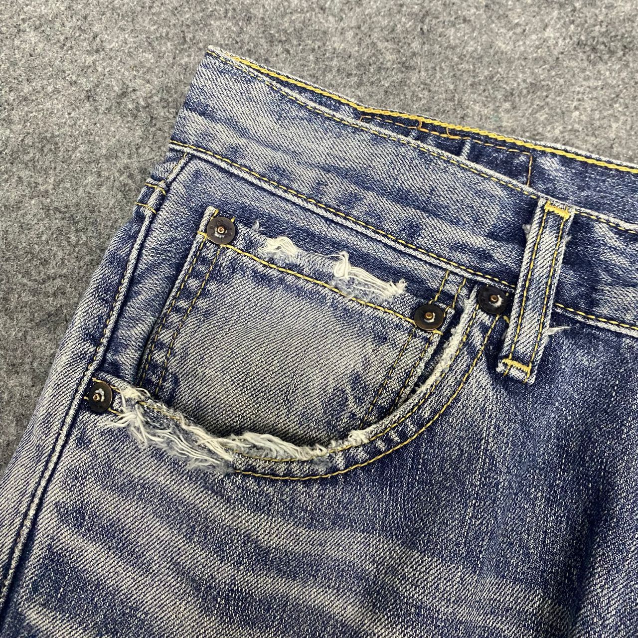 Levi's Vintage 90s Levis Distressed Denim Kurt Cobain Style Size US 30 / EU 46 - 11 Thumbnail