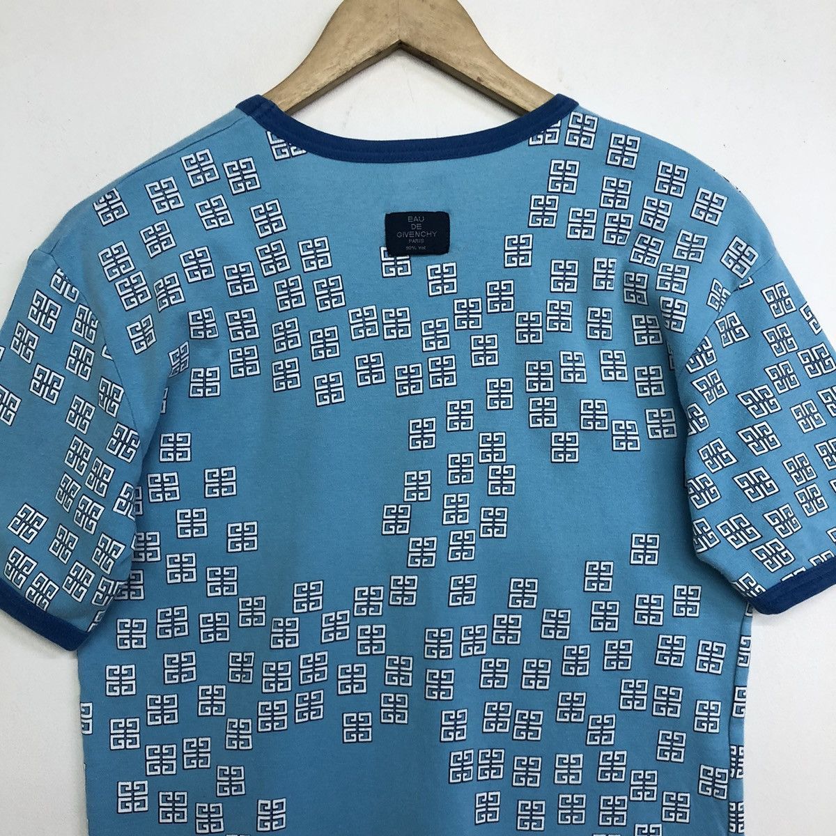 Givenchy EAU DE Givenchy Paris T-shirt Size US S / EU 44-46 / 1 - 11 Thumbnail