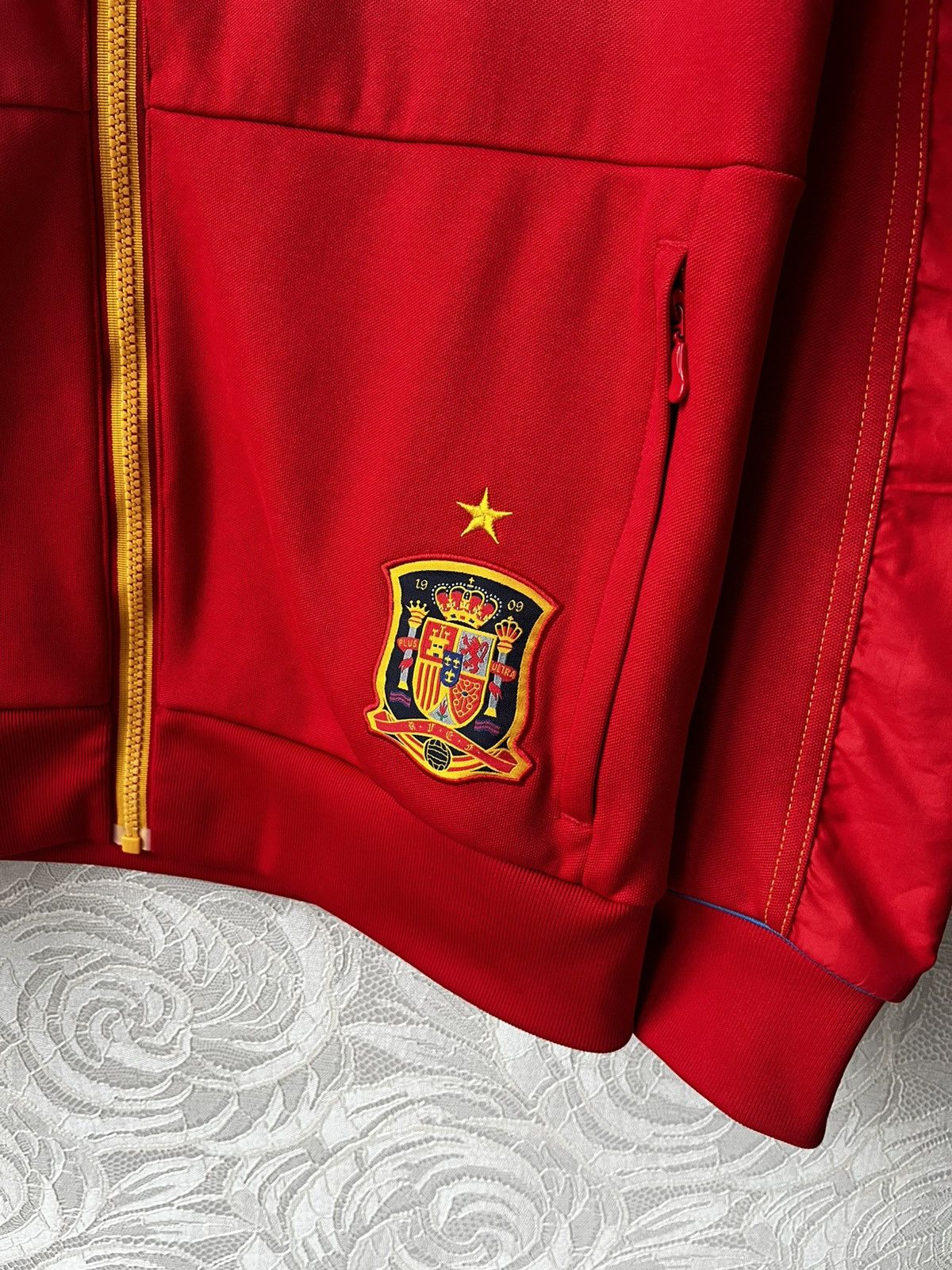 Adidas Adidas Espana 2011/2012 Track Jacket Size L Red Spain WC Size US L / EU 52-54 / 3 - 4 Thumbnail
