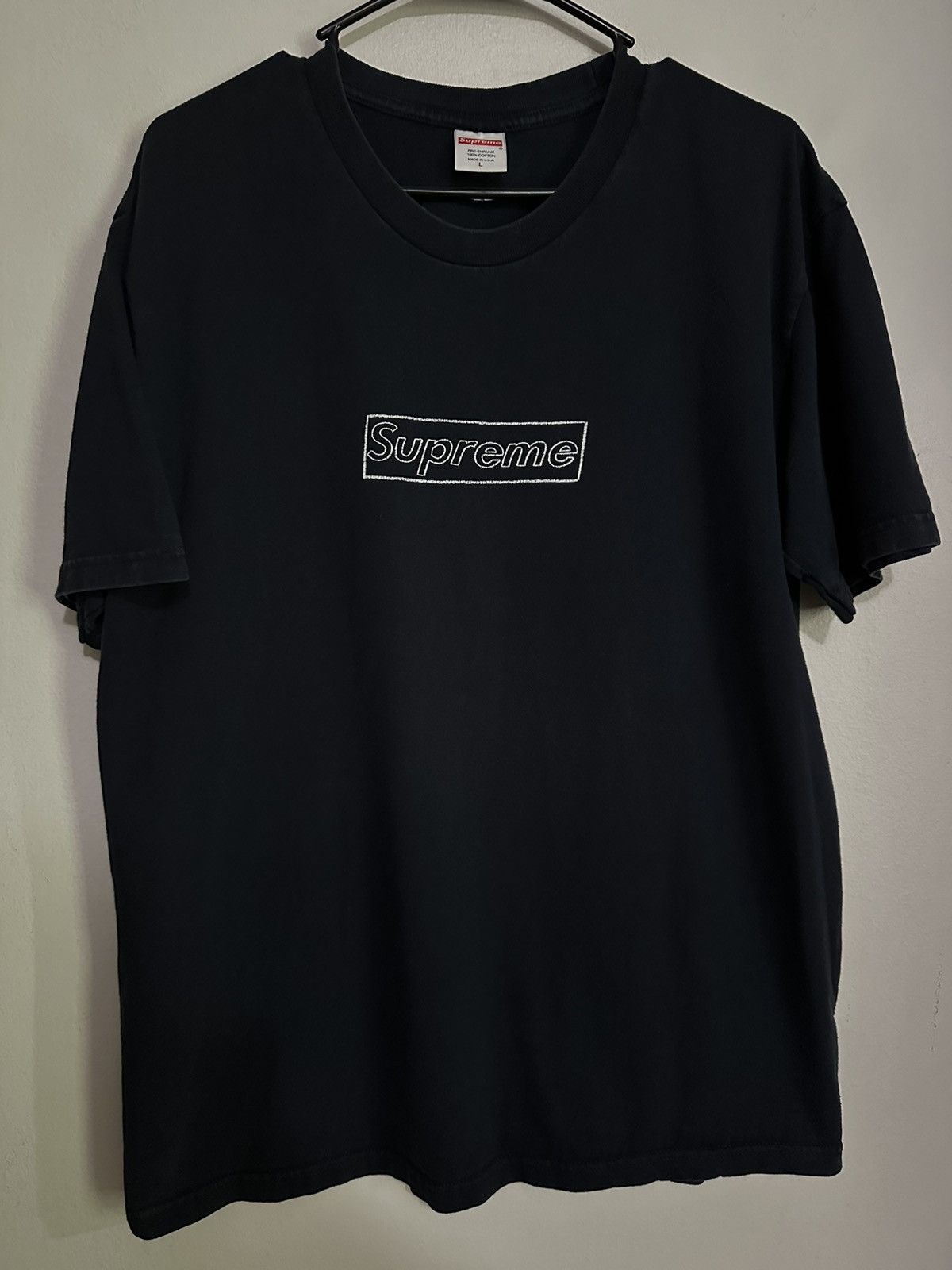 トップス Supreme KAWS Chalk Logo Tee Black Medium 17050789_34295162_600.jpg