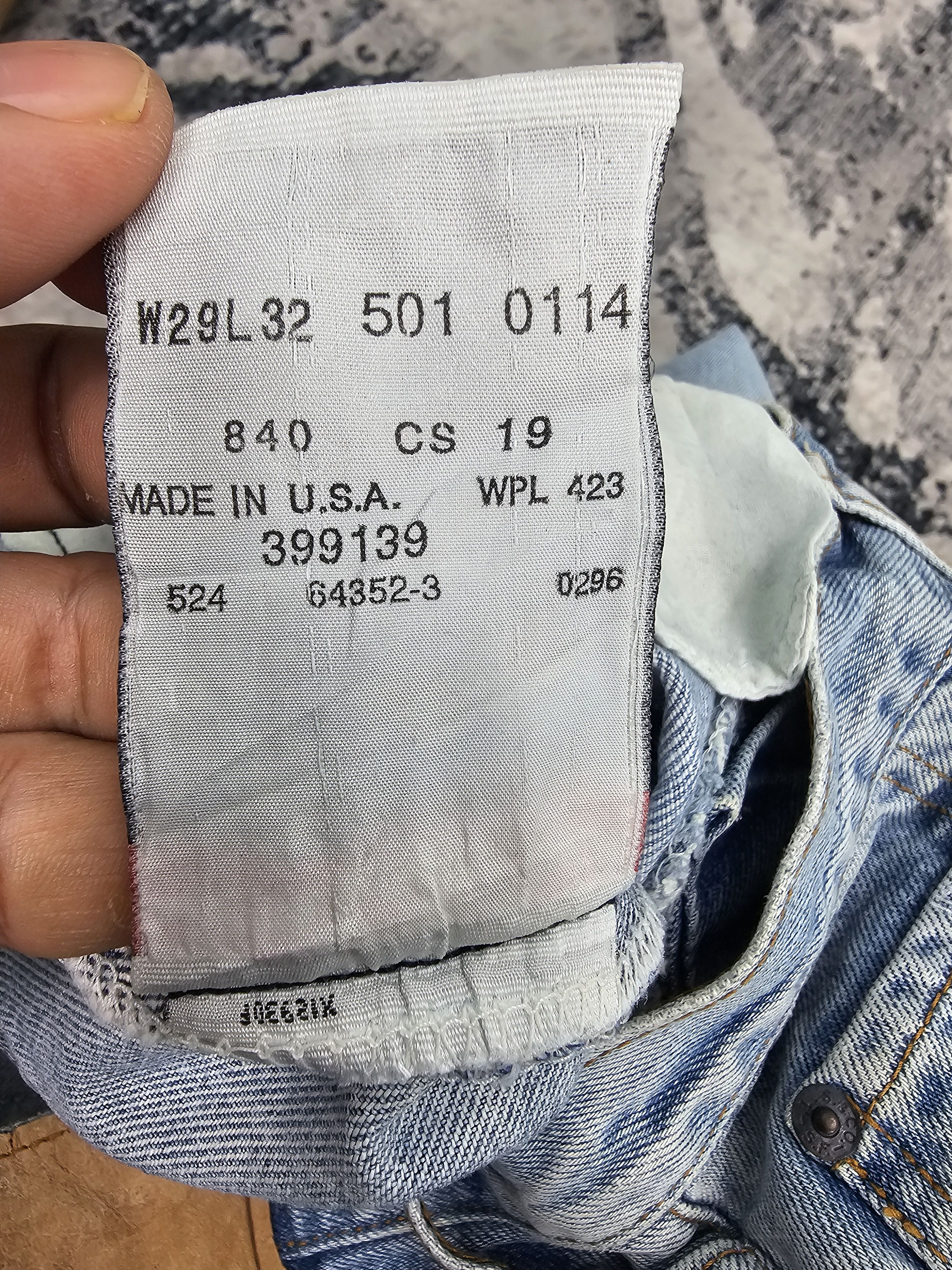 Levi's Vintage Clothing Vtg 90's LEVIS 501 Stain Faded Jeans Made In USA L0550 Size US 28 / EU 44 - 14 Thumbnail
