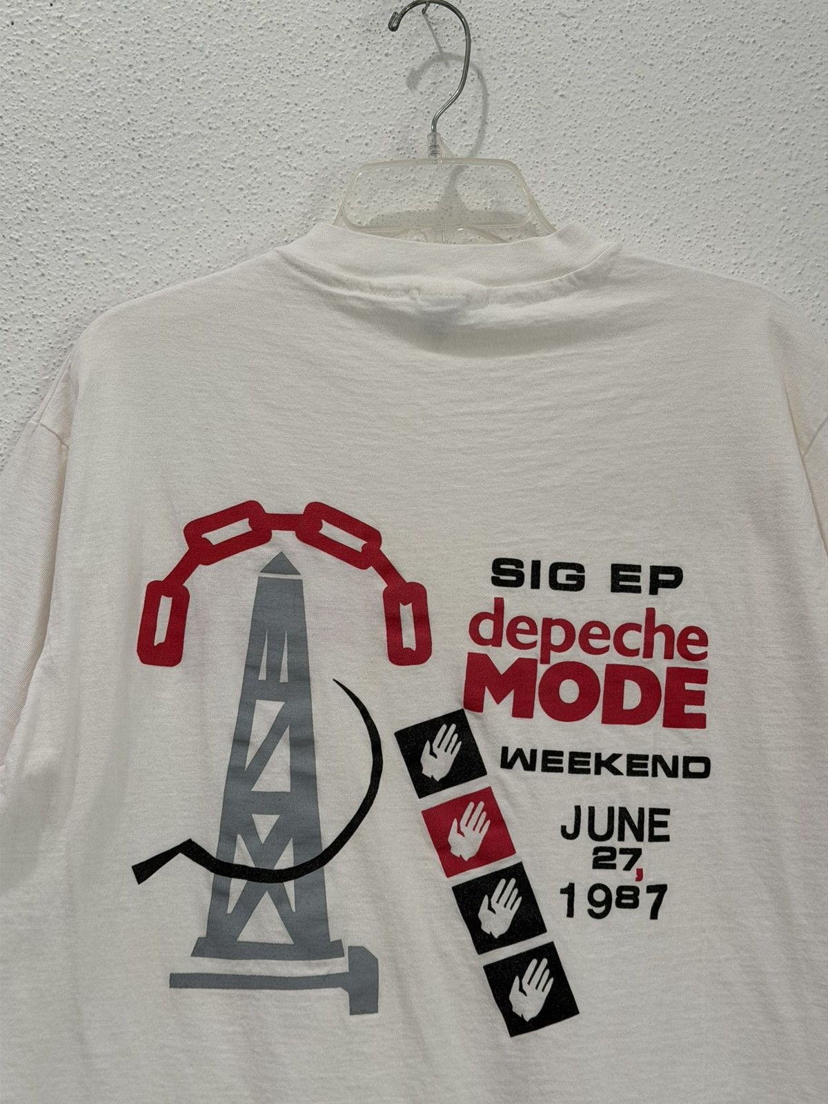 Band Tees Vintage 1987 Depeche Mode SIG EP Weekend TShirt XL USA 50/50 Size US XL / EU 56 / 4 - 2 Thumbnail