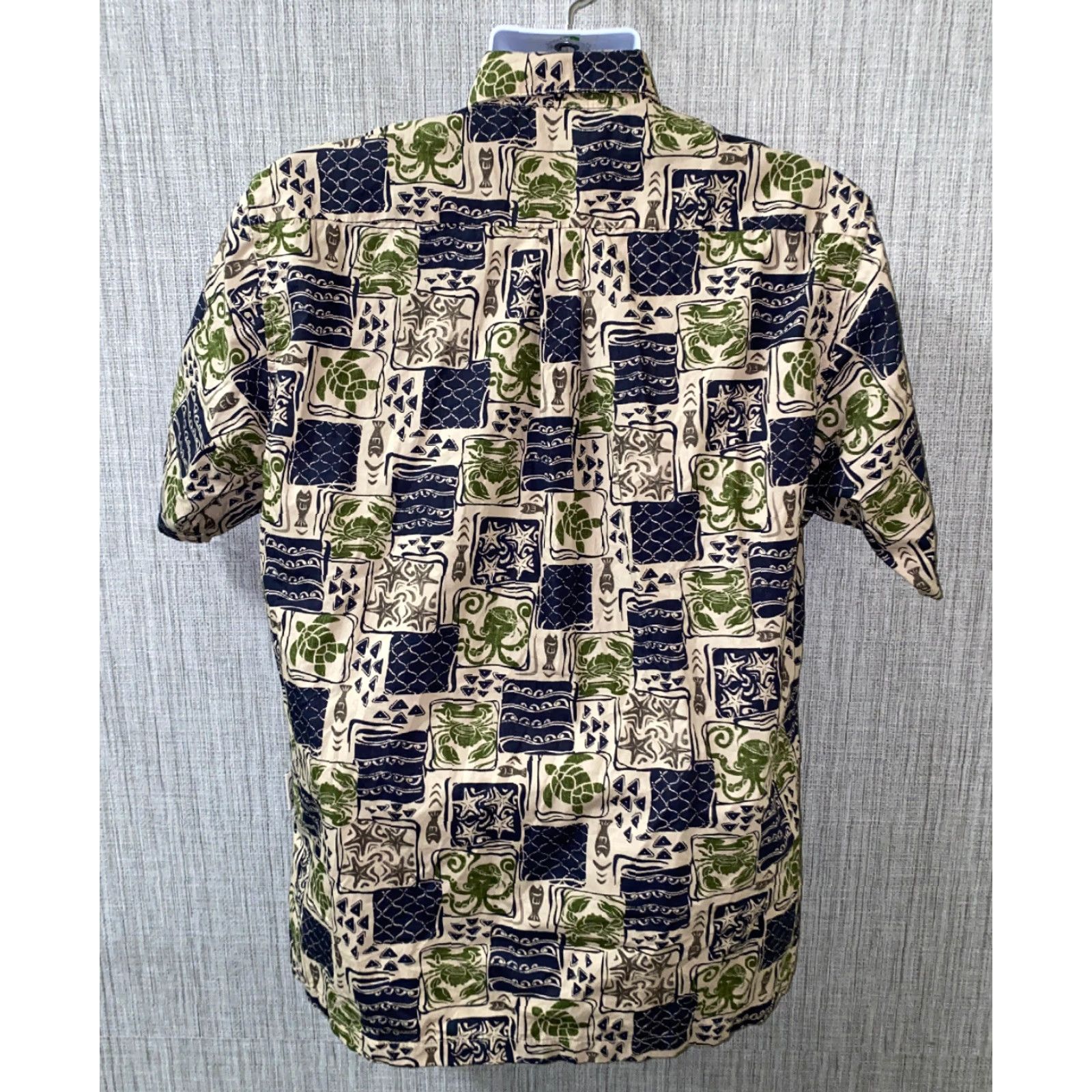 Vivobarefoot Go Barefoot Mens Short Sleeve Button-Up Hawaiian Style Shirt Turtle Print Multicolor Size S Regular Colorful Cotton Size US S / EU 44-46 / 1 - 5 Thumbnail