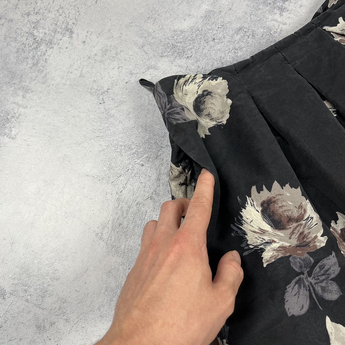 Prada Rare Prada floral midi skirt Size 27" / US 4 / IT 40 - 23 Thumbnail