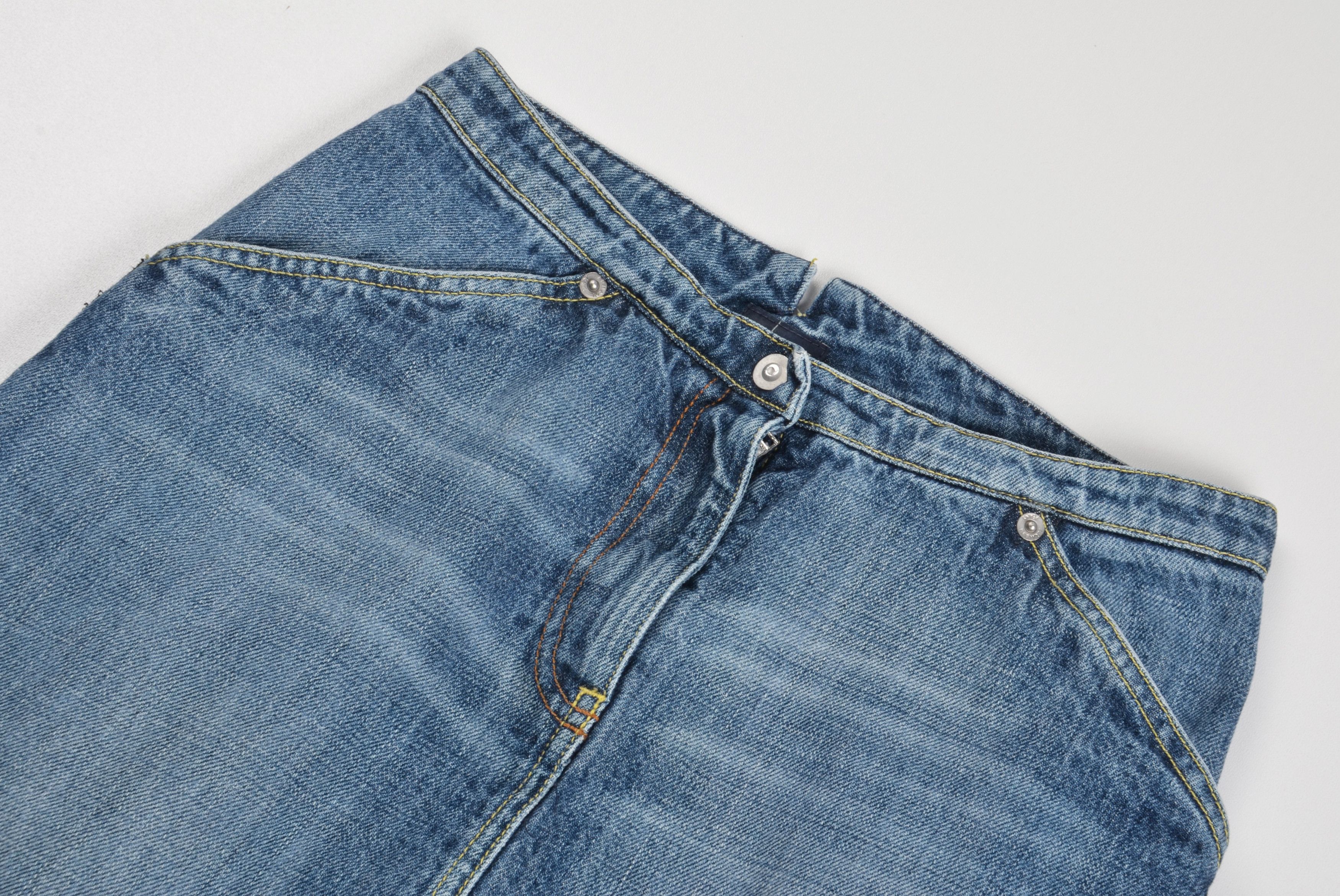 Armani Vintage Armani Jeans Y2K Blue Mini Denim Skirt Size 26" / US 2 / IT 38 - 5 Thumbnail