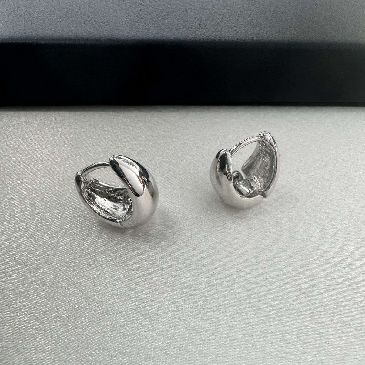 Designer Teardrop Shape Small Silver Hoop Earrings for Women Size ONE SIZE - 2 Thumbnail