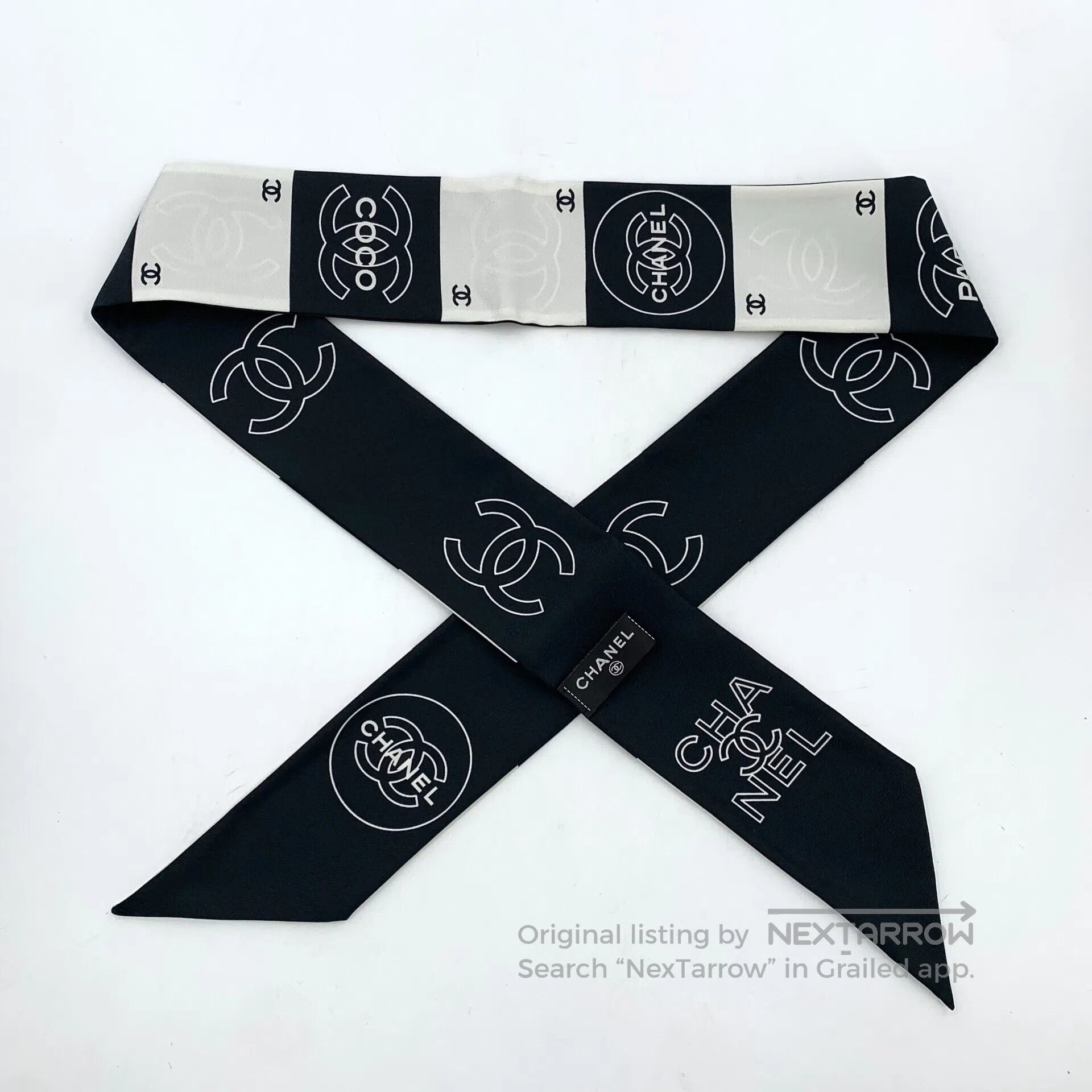 Chanel Chanel Black and White Color Blocked Double C Print Silk S Size ONE SIZE - 2 Thumbnail