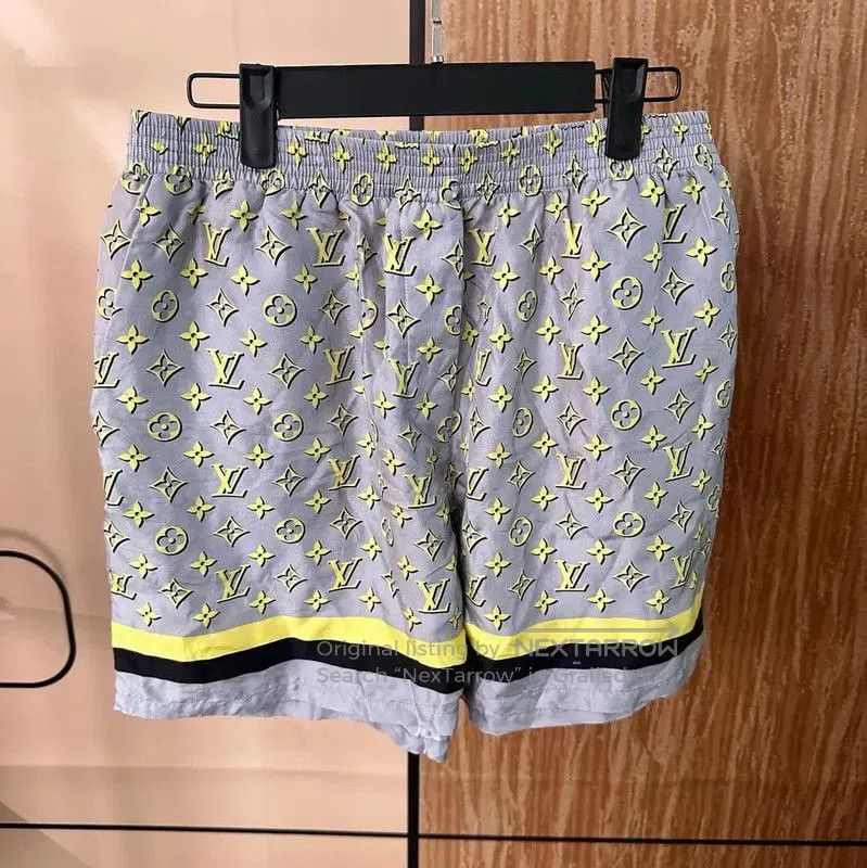 Louis Vuitton Louis Vuitton Light Blue Silk Women's Shorts . Size 23" - 1 Thumbnail