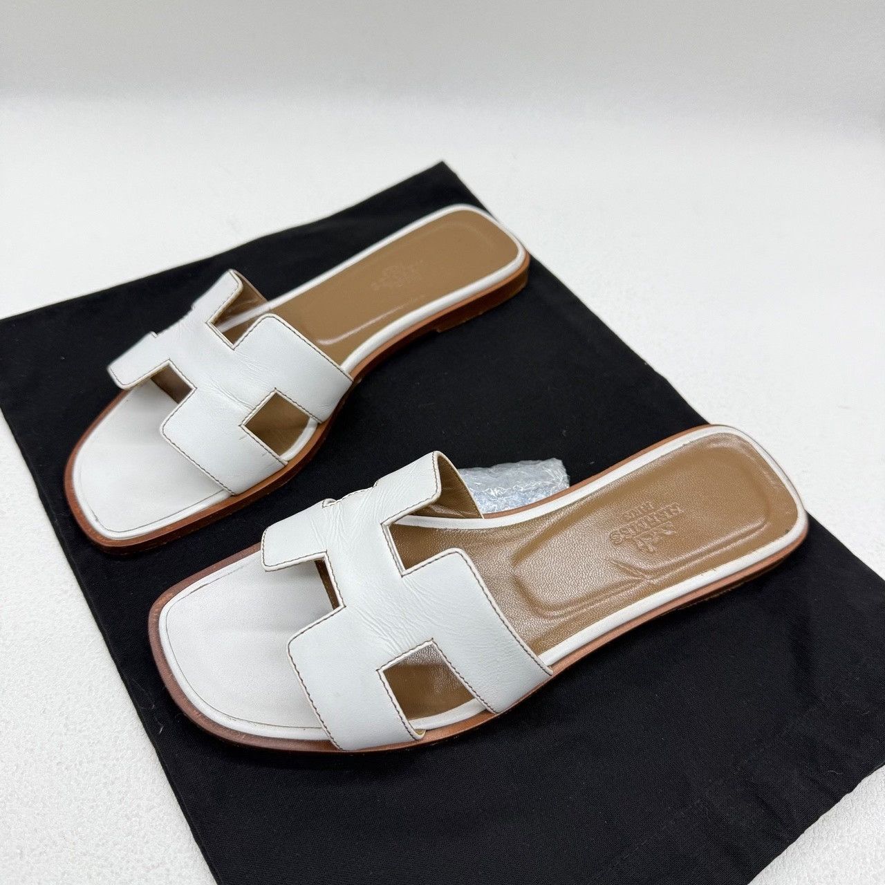 Hermes Hermes White Sandals us_6 Women Size US 6 / IT 36 - 1 Thumbnail