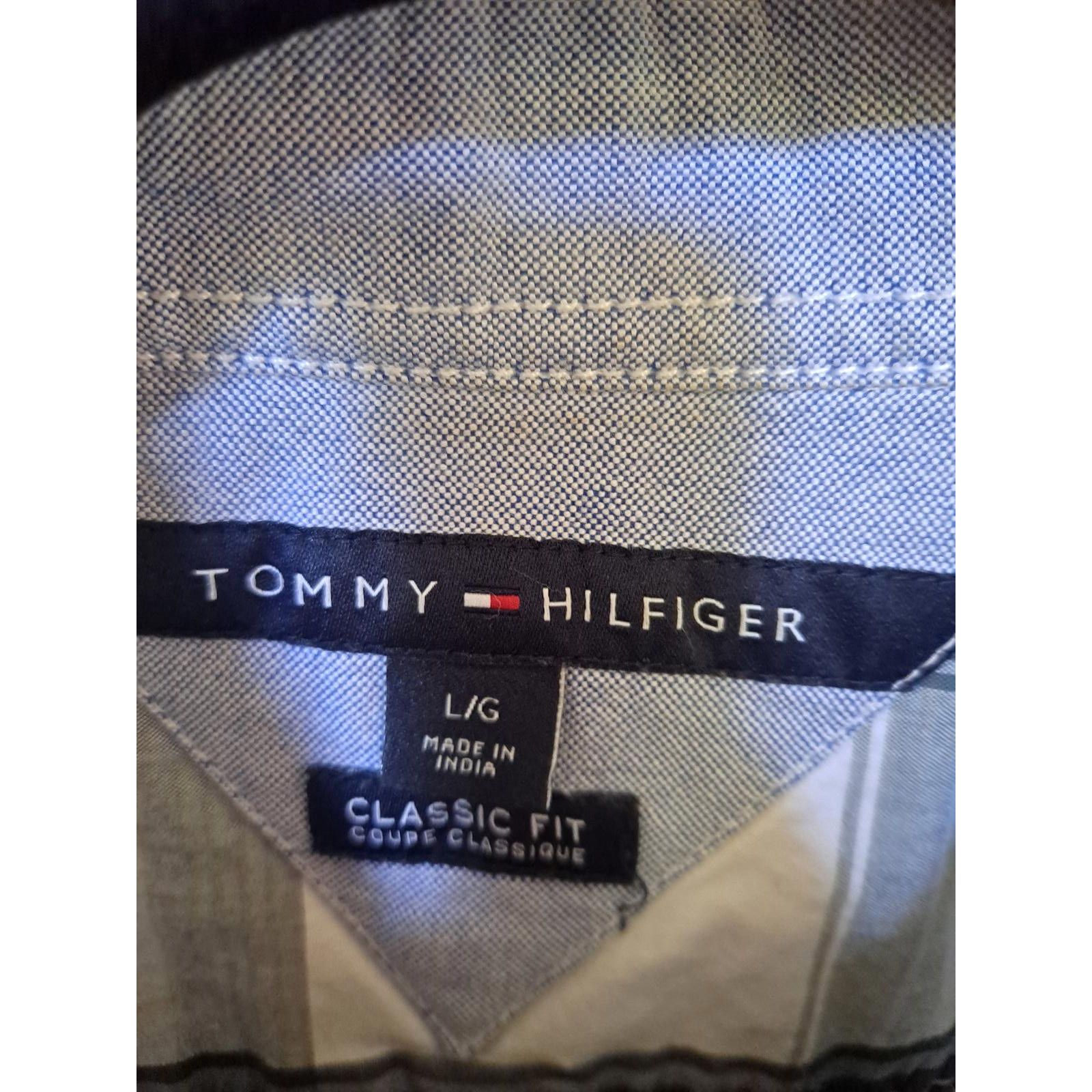 Tommy Hilfiger Tommy Hilfiger Classic Fit Plaid Button Down Shirt Size L Size US L / EU 52-54 / 3 - 3 Thumbnail