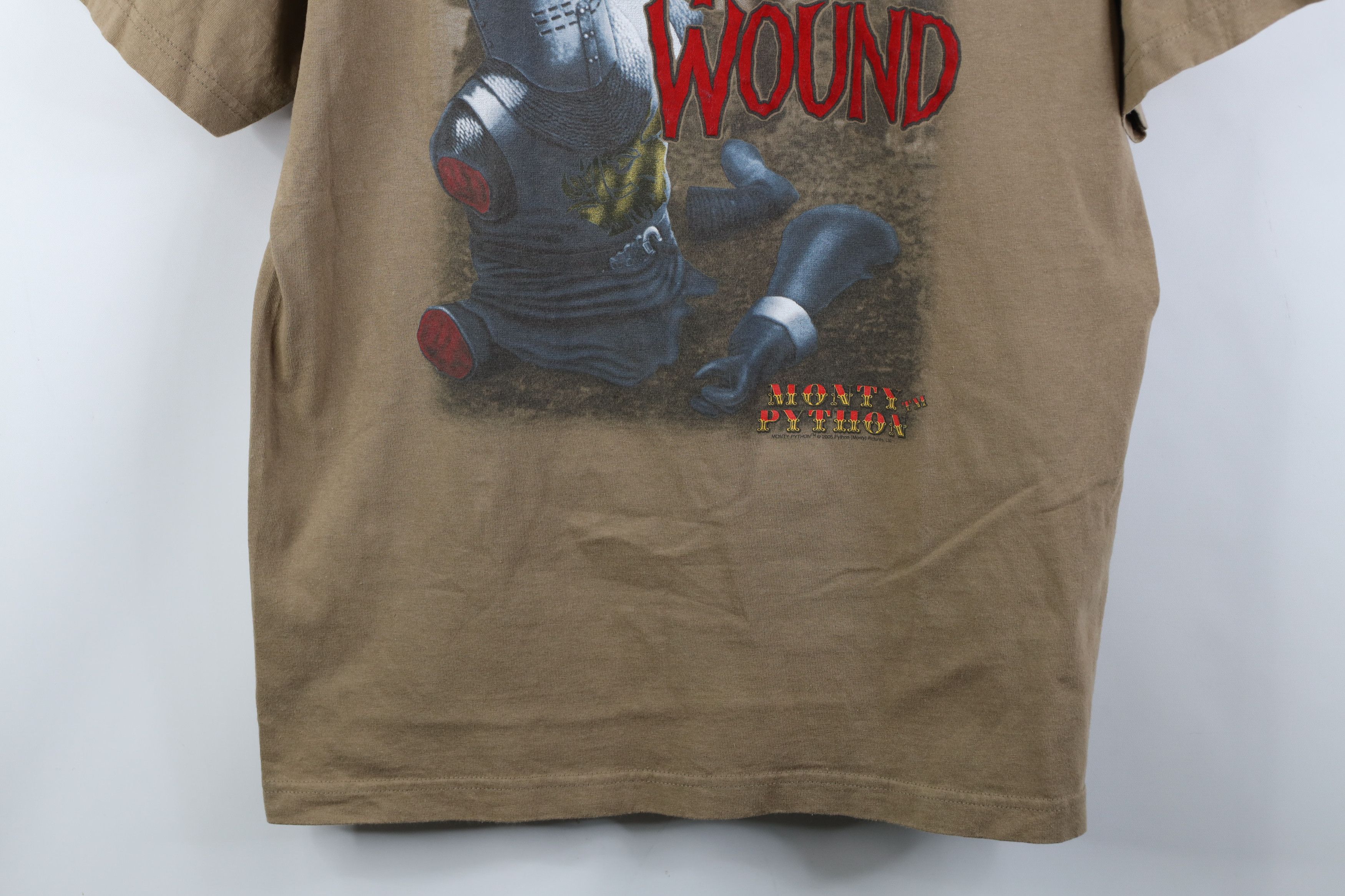 Vintage Vintage Y2K 2005 the Holy Grail Knight Flesh Wound T-Shirt Size US L / EU 52-54 / 3 - 3 Thumbnail