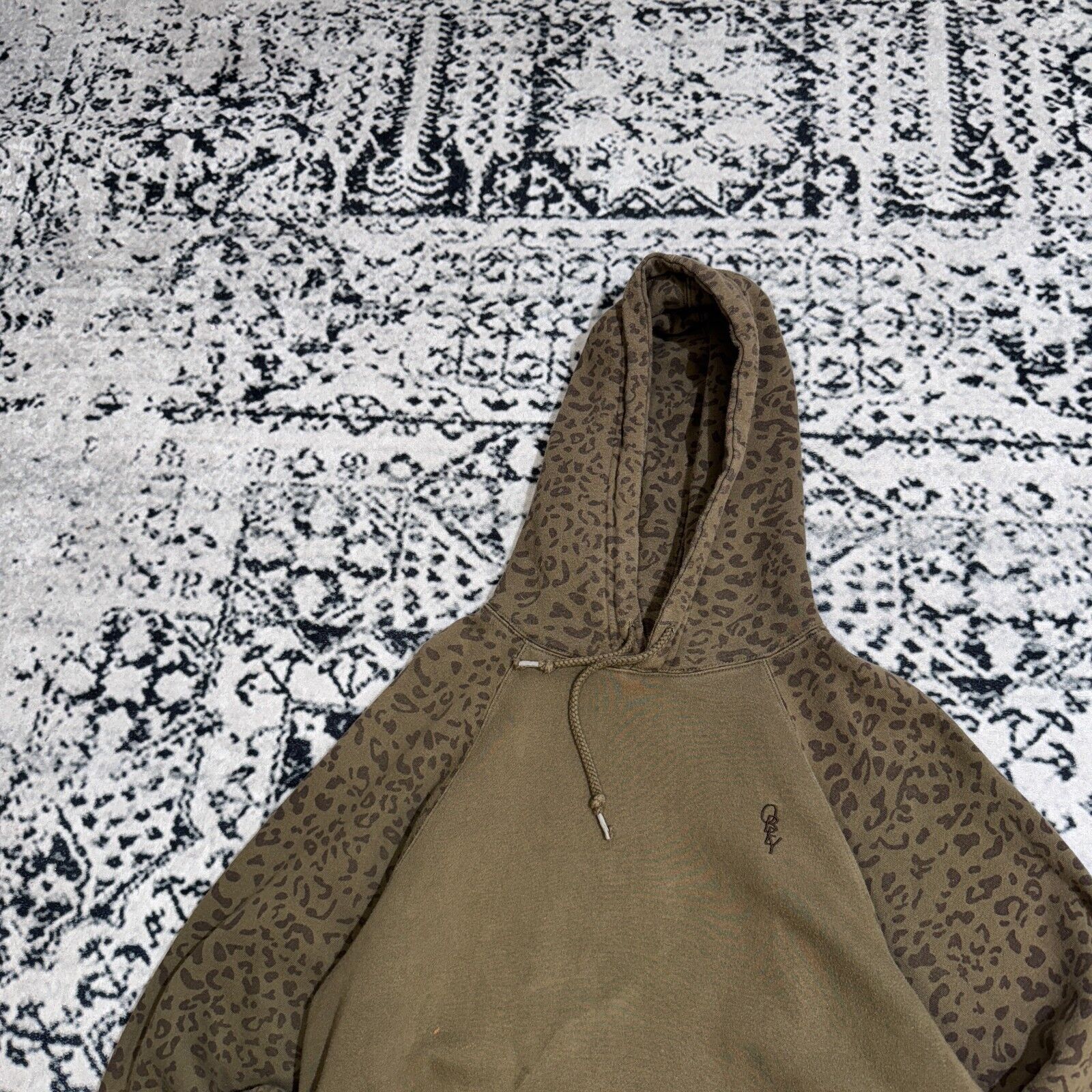 Vintage Vintage Obey Khaki Green Cotton Hoodie XS with Panther Print Size US XS / EU 42 / 0 - 5 Thumbnail