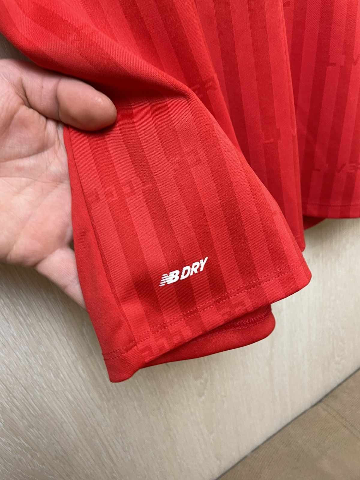 New Balance 2015 2016 Liverpool Home New Balance Soccer Jersey Size US M / EU 48-50 / 2 - 8 Thumbnail