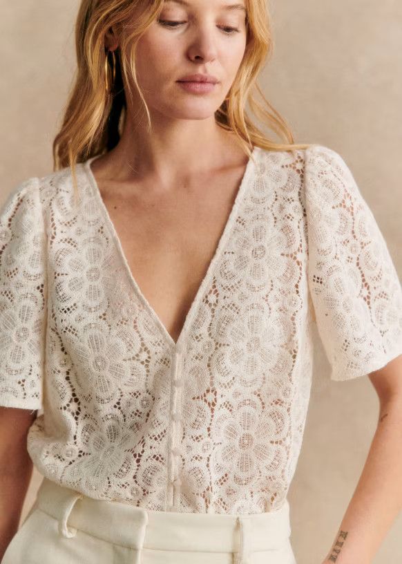 Sezane Sezane Paris Emma Blouse Ecru Lace T-shirt Top Button Size XS / US 0-2 / IT 36-38 - 2 Thumbnail