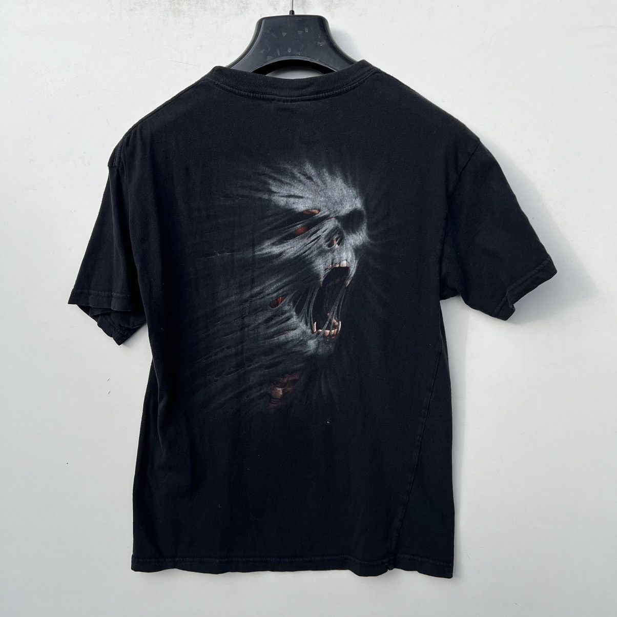 Vintage Vintage Y2K Spiral Scream Skull HorrorRock Tee Shirt Size US L / EU 52-54 / 3 - 8 Thumbnail