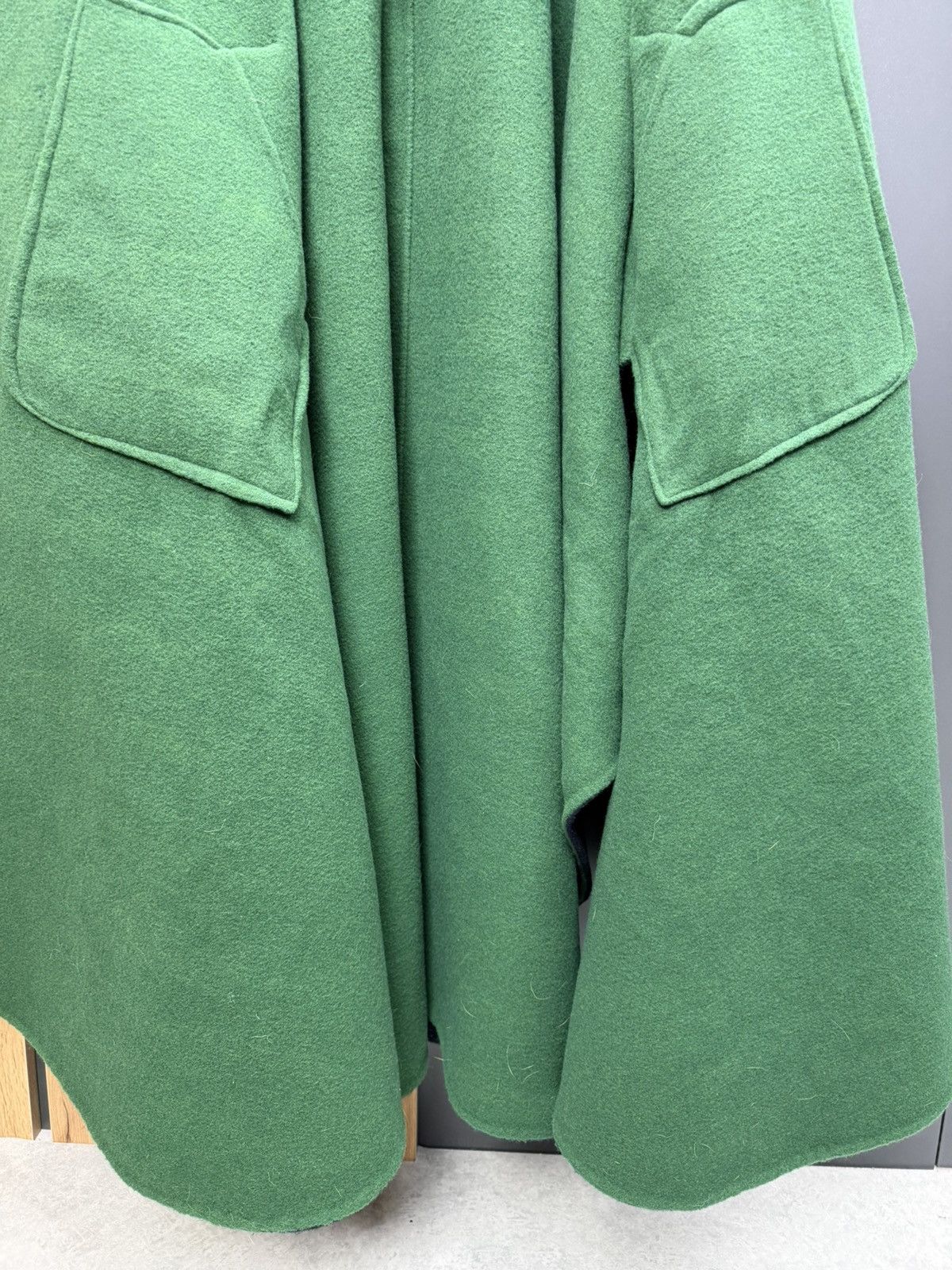 Valentino Valentino Miss V Wool Cape Coat Navy Size 42 Size M / US 6-8 / IT 42-44 - 15 Thumbnail