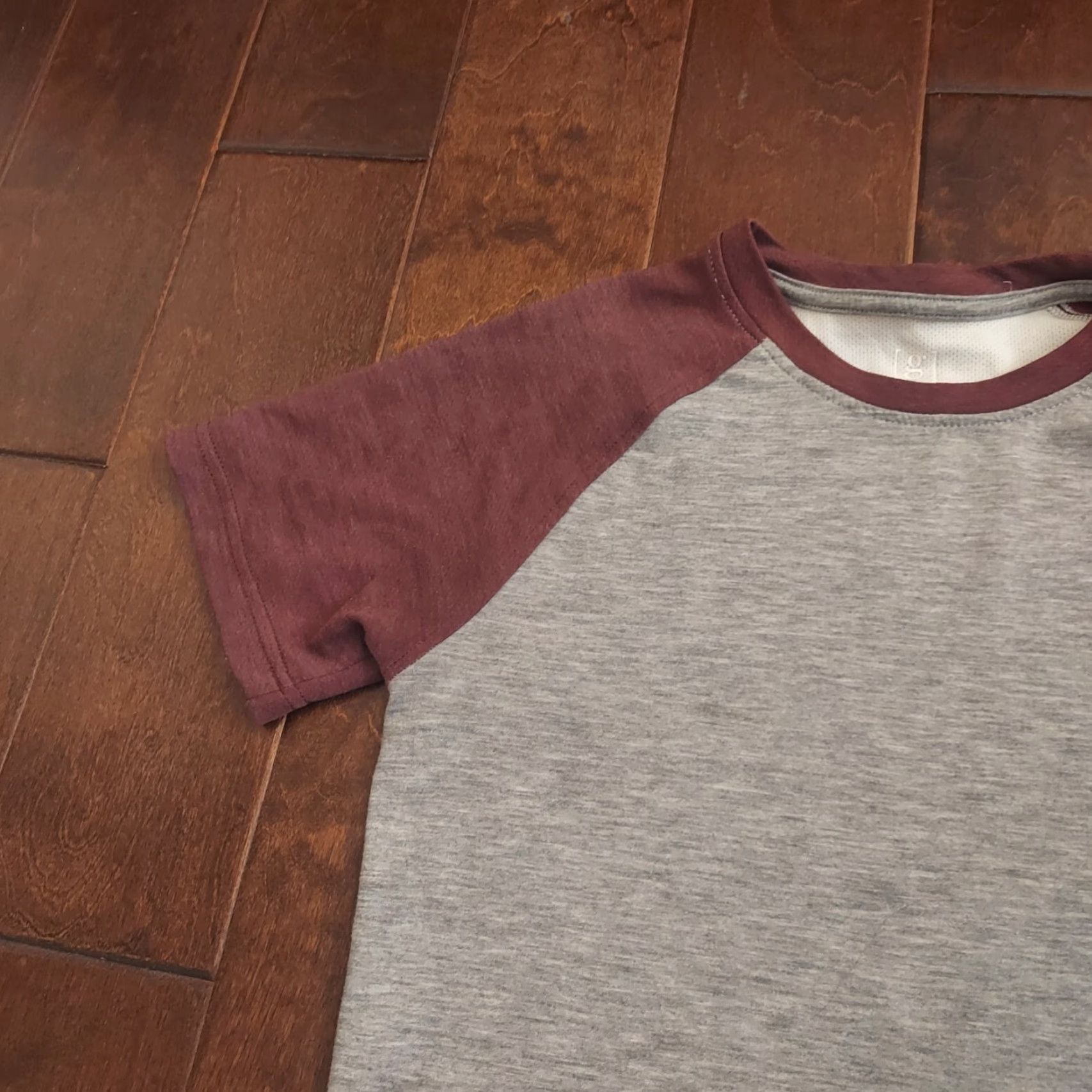 George George T-Shirt Mens XS Crew Neck Short Sleeve Maroon Gray All Seasons Breathable Regular Fall Winter Spring Summer VINTAGE: No Size US XS / EU 42 / 0 - 5 Thumbnail