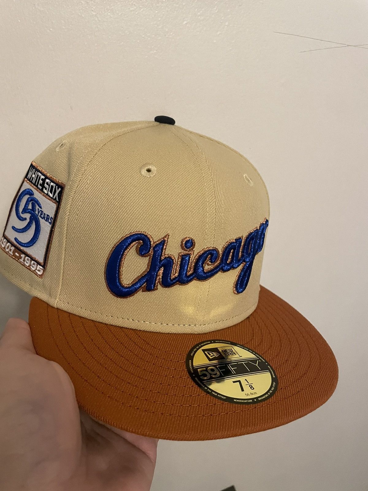 image of Hat x New Era Burdeens Chicago Off The Dome Frozen Moments Chicago White in Orange, Men's