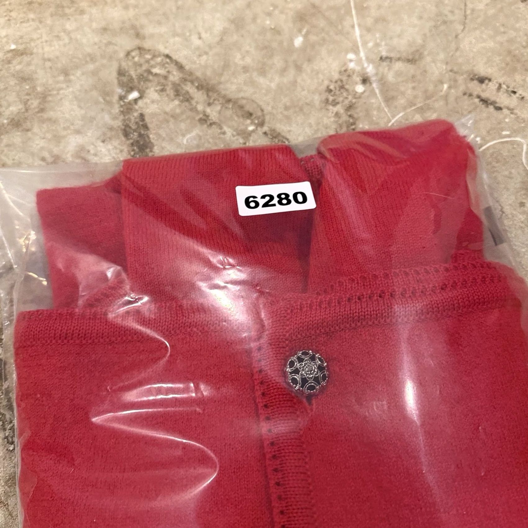 Vintage VINTAGE J.G. Hook Sweater Cardigan Red Womens Small Wool Button Up Knit, Round Neck, Regular Fit, All Seasons, Pockets, Preppy, HK VTG Size S / US 4 / IT 40 - 8 Thumbnail