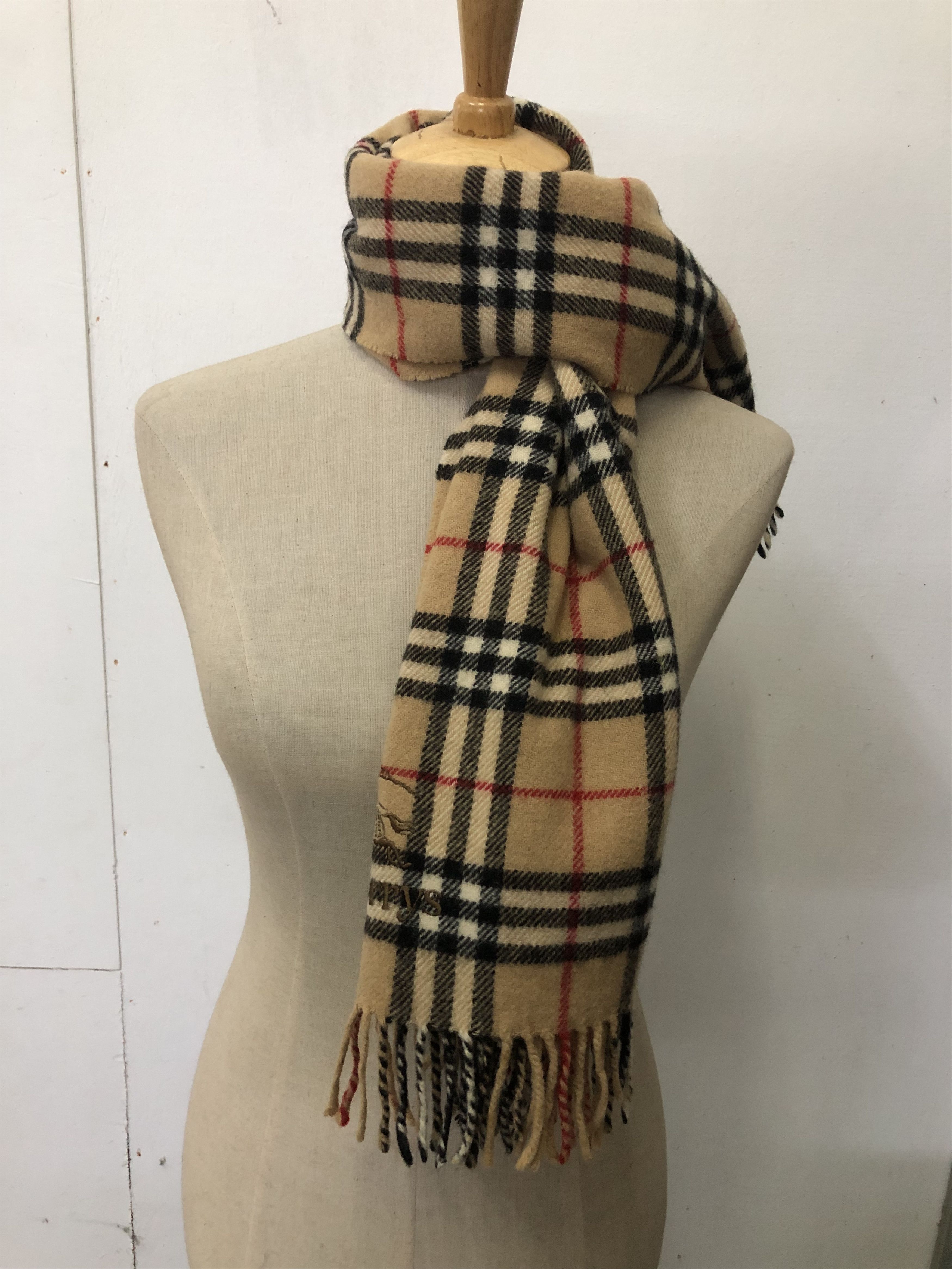 Burberry Burberrys Big Wool Scarf / Muffler / Neckwear SS1344 Size ONE SIZE - 1 Thumbnail