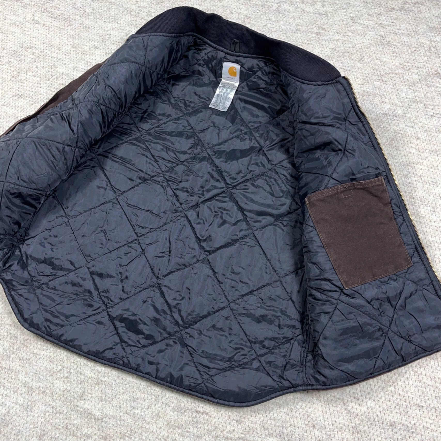 Carhartt VINTAGE Carhartt Vest Men L Brown Duck Canvas Quilt Lined VO2 DKB Full Zip Insulated Pockets Wool Pattern: Solid USA Theme: Hunting Mens Size US L / EU 52-54 / 3 - 4 Thumbnail