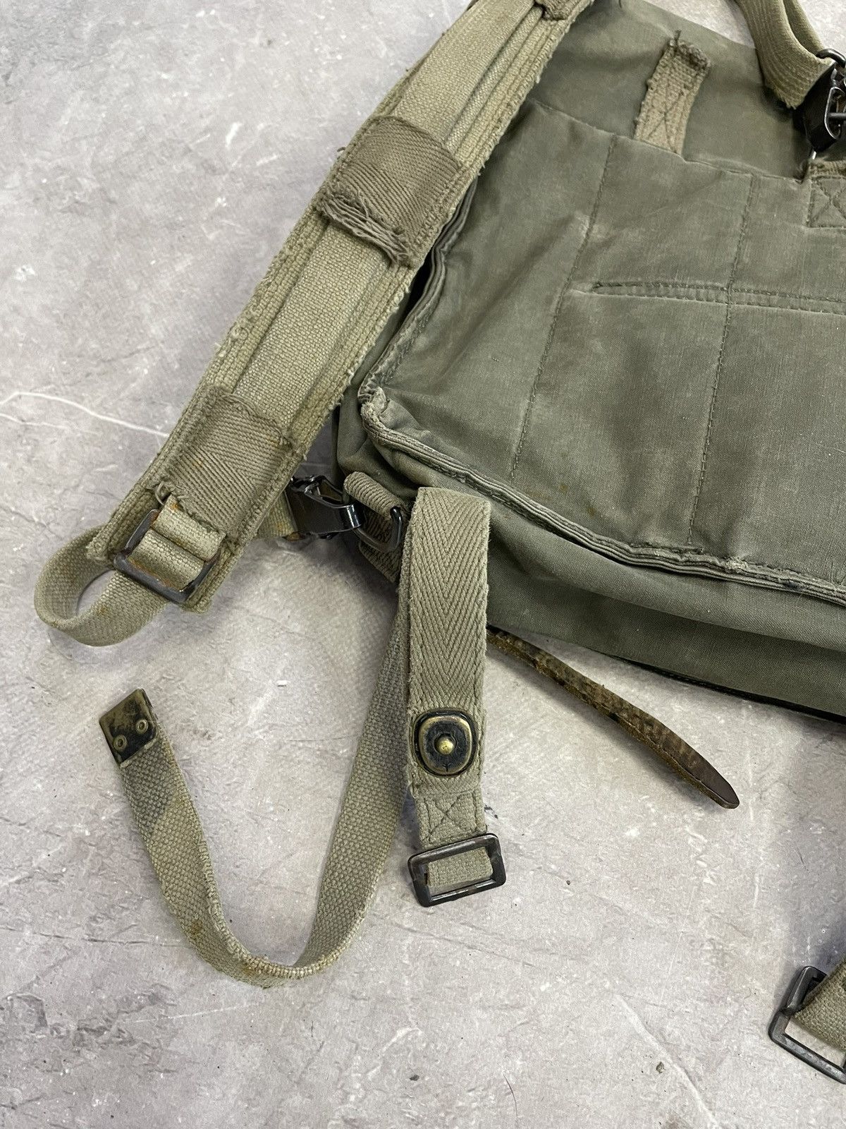 Japanese Brand Vintage military green canvas bag utilitarian army style Size ONE SIZE - 11 Thumbnail