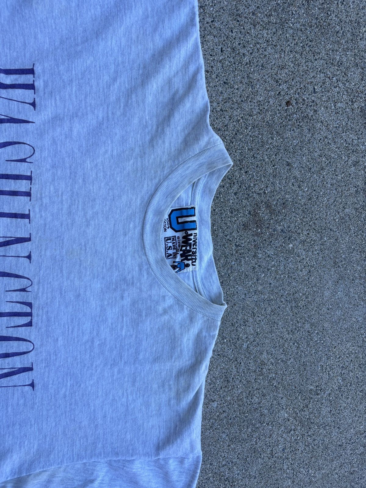 NCAA Vintage 1990s UW Washington “Huskies” T-Shirt Size XL Size US XL / EU 56 / 4 - 6 Thumbnail