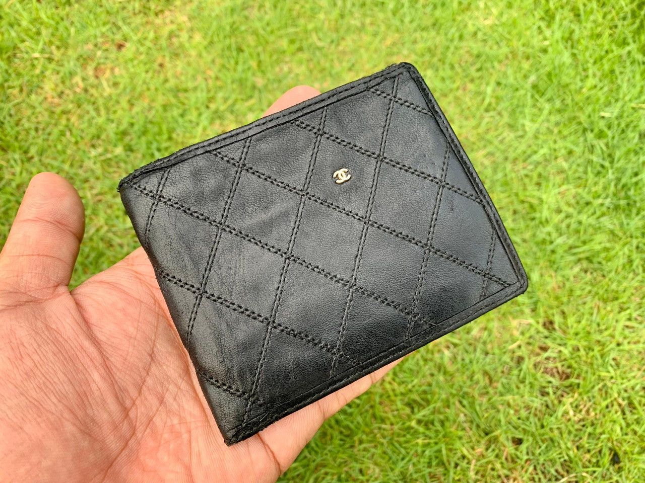 Chanel Authentic Chanel Quilted Lambskin CC Logo Wallet Size ONE SIZE - 1 Thumbnail