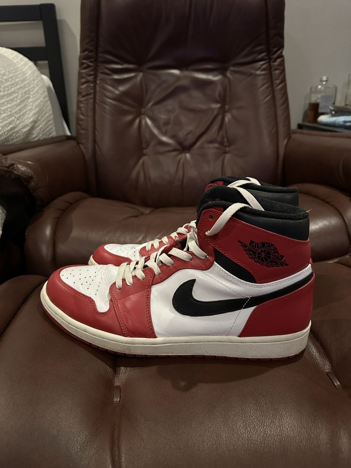 Jordan Brand Jordan 1 Chicago 2013 Size US 12 / EU 45 - 1 Thumbnail