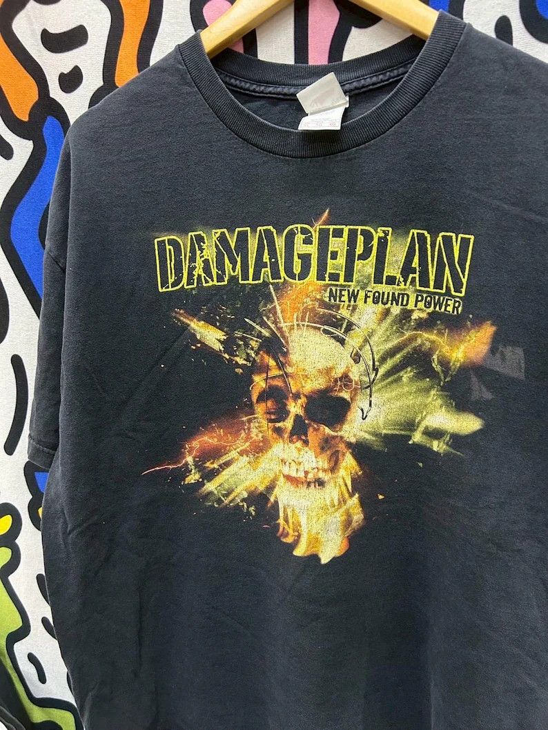 Vintage Vintage 2000s Damageplan Band tshirt size XL Size US XL / EU 56 / 4 - 1 Thumbnail