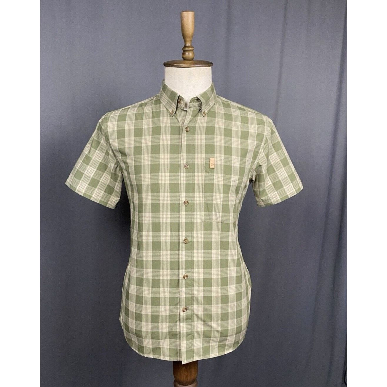 Fjallraven Fjallraven Ovik Men's Green Checked Shortsleeve Shirt Size S Size US S / EU 44-46 / 1 - 1 Thumbnail